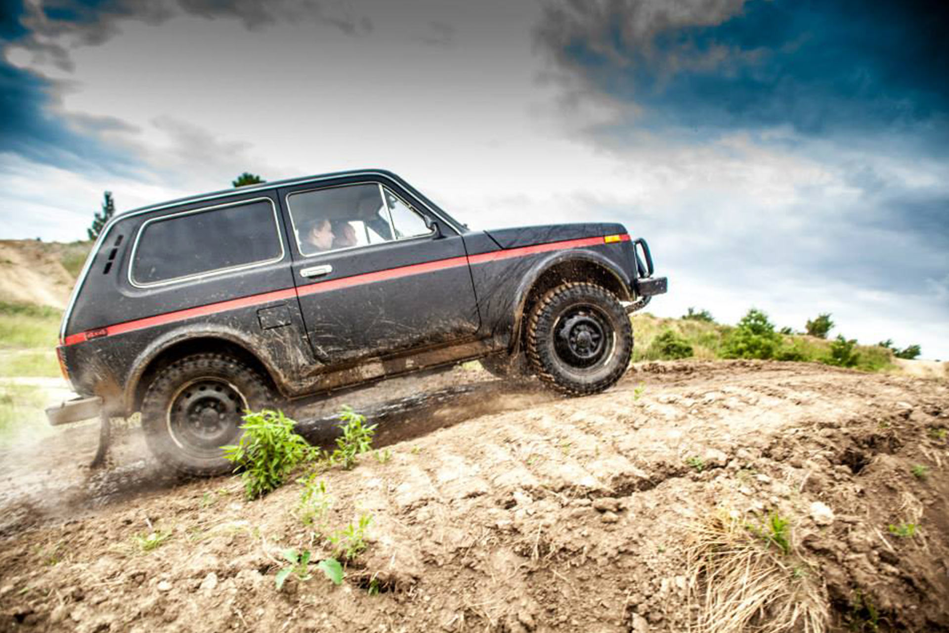 Erlebnispark Magdeburg GbR - GELÄNDEWAGEN (SUV) BUCHEN - MIT (D)EINEM GELÄNDEWAGEN ANS LIMIT GEHEN